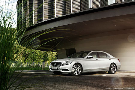 Mercedes at the ESO Headquarters