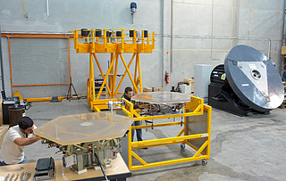 E-ELT mirror segments being tested