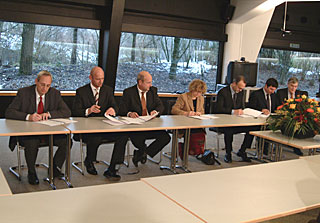 ALMA Antenna Contract Signing Event at ESO