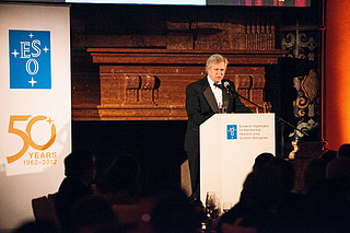Brian Schmidt ved gallafesten for ESOs 50 års jubilæum 