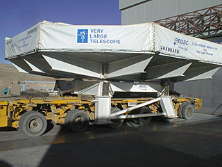 Second 8.2-m VLT Mirror and its Cell Arrive at Paranal