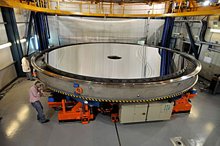 Recoating Yepun's mirror