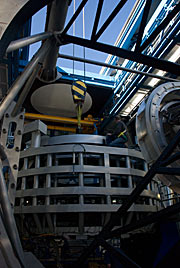 Llegada del espejo VISTA al telescopio en Paranal