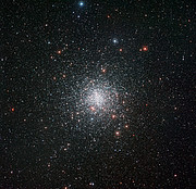 De bolvormige sterrenhoop Messier 4