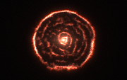 Den underliga spiralen som ALMA hittade runt röda jättestjärnan R Sculptoris  