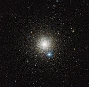 De bolvormige sterrenhoop NGC 6752