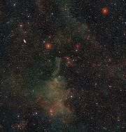 Vista de grande angular do céu em torno do glóbulo cometário CG4