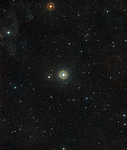 Vidvinkeloptagelse af himlen omkring stjernen 51 Pegasi