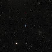 Imagem de grande angular do céu em torno da galáxia anã WLM