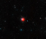 Vidvinkelbillede af himlen omkring π1 Gruis