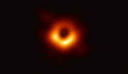 Pierwszy obraz czarnej dziury
