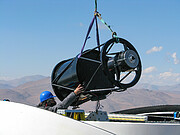 Guiando la estructura del Telescopio Test-Bed 2 hacia su lugar