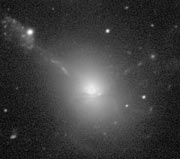 The VLT records faint structures in colliding galaxies