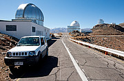 Eine Fahrt durch die Zeit - wie sich Teleskope und Autos auf La Silla verändert haben (aktuelle Aufnahme)