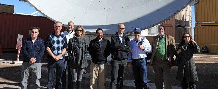 La ministra española de Ciencia e Innovación visita el observatorio de Paranal y las antenas ALMA