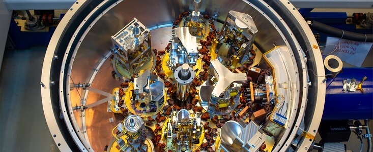 10 récepteurs à l'intérieur d'un cryostat d'ALMA