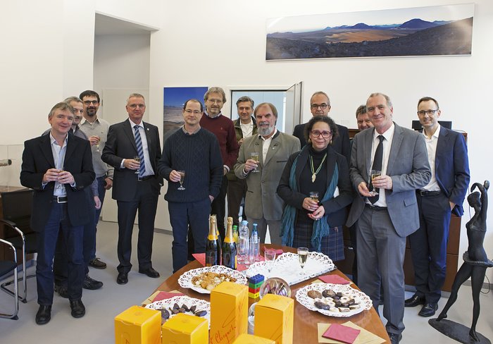 Staff celebrating 25 years at ESO in 2013