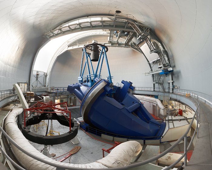 Wide-angle view of the ESO 3.6-metre telescope