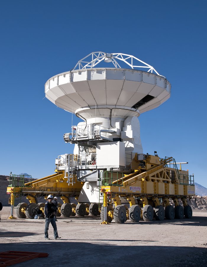 The ALMA transporter carrying an antenna at the OSF