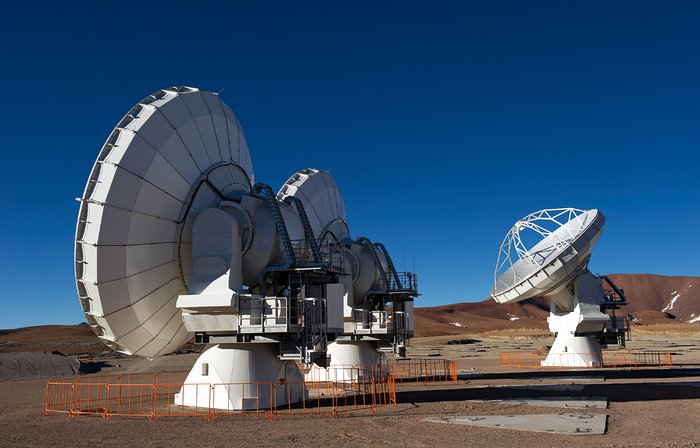 The first ALMA antennas on Chajnantor