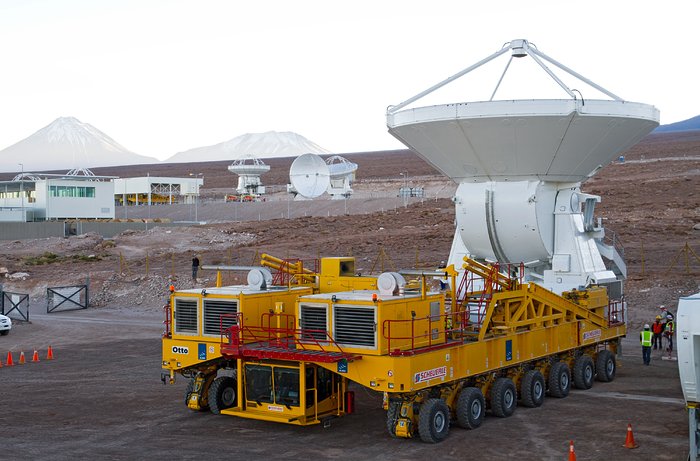 Første europæiske ALMA-antenne overleveret til Joint ALMA Observatory