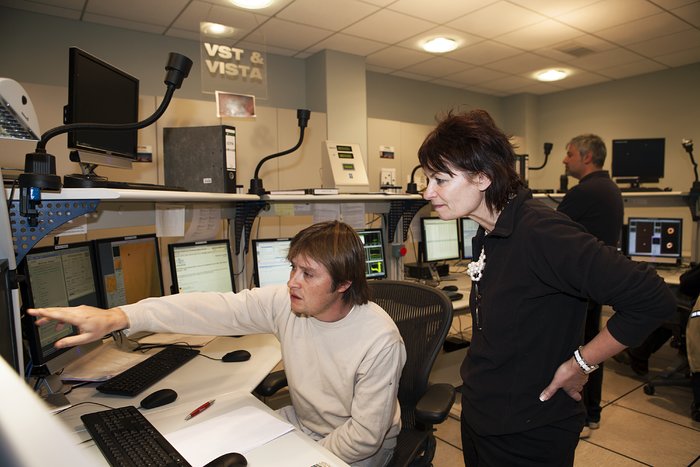 Conselheira Científica Principal da Comissão Europeia, Anne Glover, visita o Observatório do Paranal do ESO