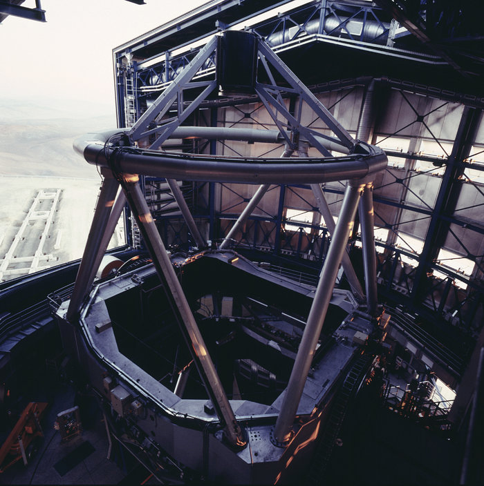 VLT first unit telescope ANTU