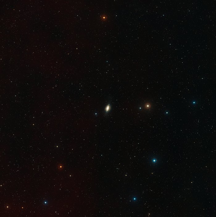 Wide-field view of the sky around NGC 3521