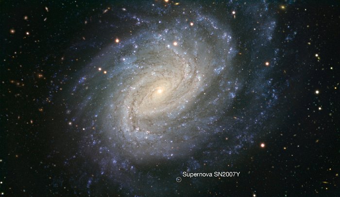 Imagen de la galaxia espiral NGC 1187 obtenida con el VLT (con anotaciones)