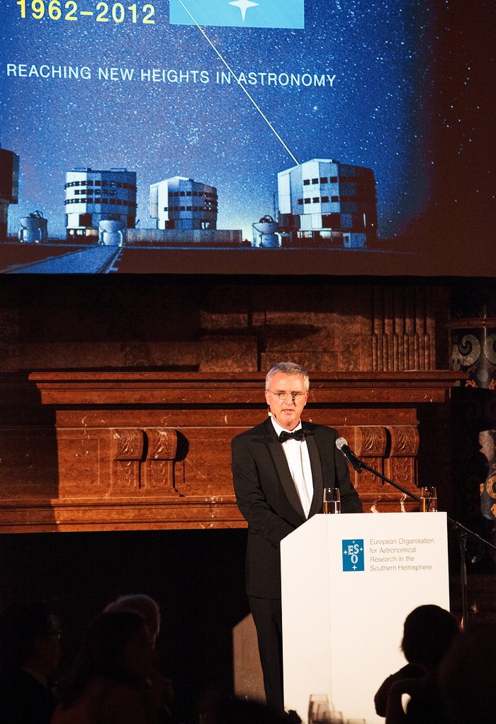 Tim de Zeeuw na gala do 50º aniversário do ESO