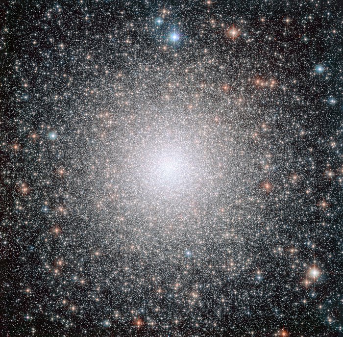 O enxame globular NGC 6388 observado pelo Telescópio Espacial Hubble da NASA/ESA