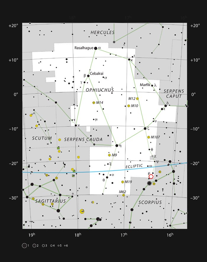 De positie van de ster Oph-IRS 48 in het sterrenbeeld Slangendrager