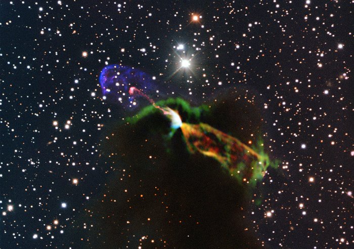 Häkellyttävä ALMA- ja NTT-teleskooppien kuva vastasyntyneestä tähdestä