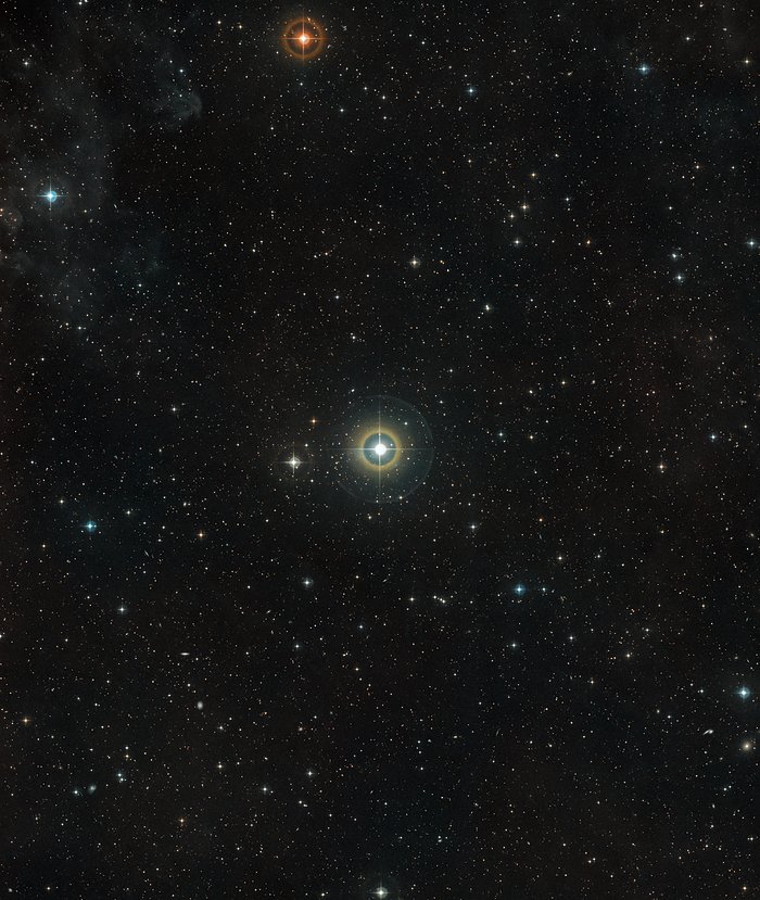 Vidvinkeloptagelse af himlen omkring stjernen 51 Pegasi