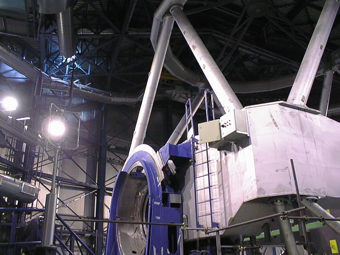 I cuscinetti d'altitudine dell'unità telescopica 1