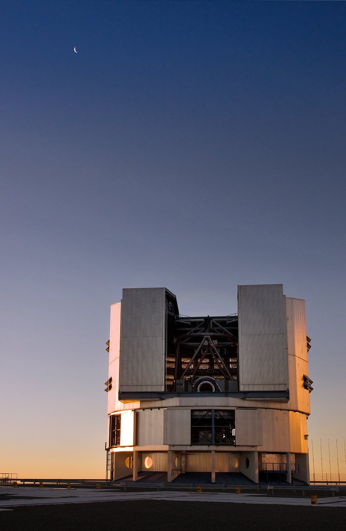 VLT Unit Telescope at Paranal