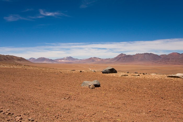 The plateau of Chajnantor, the ALMA array operations site