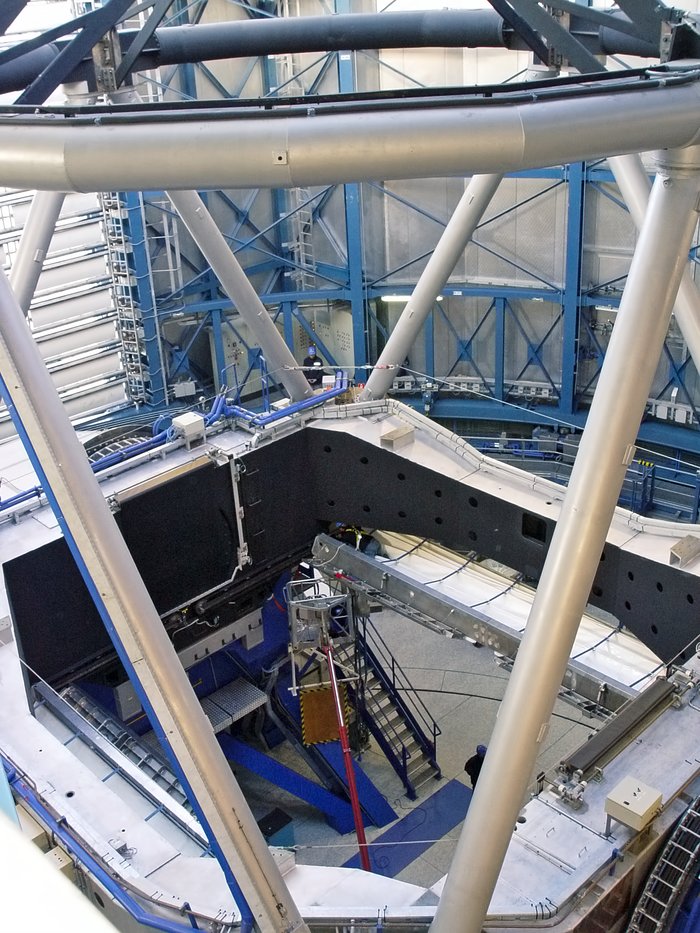 VLT's UT2 without mirror, during recoating