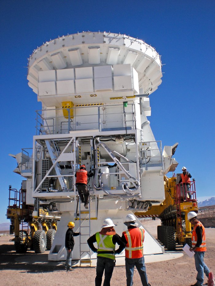 Preparing an ALMA antenna's journey
