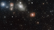 Panorering över galaxen NGC 1316