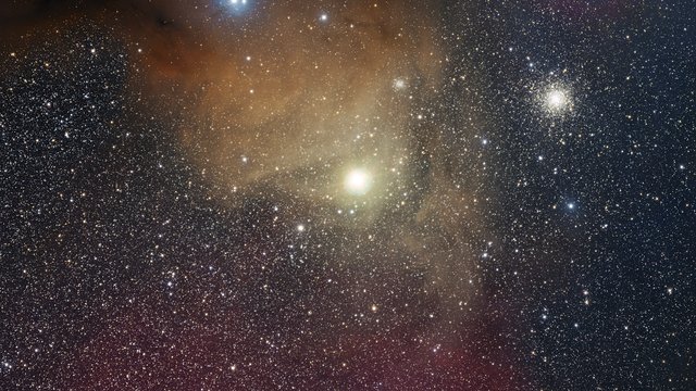 Aproximação à estrela supergigante vermelha Antares