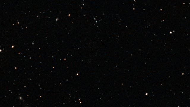 Aproximação à imagem MUSE do Campo Ultra Profundo do Hubble