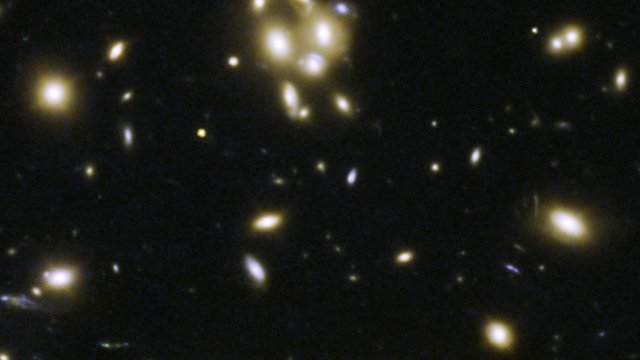 Zoom ind på den fjerne galakse MACS 1149-JD1