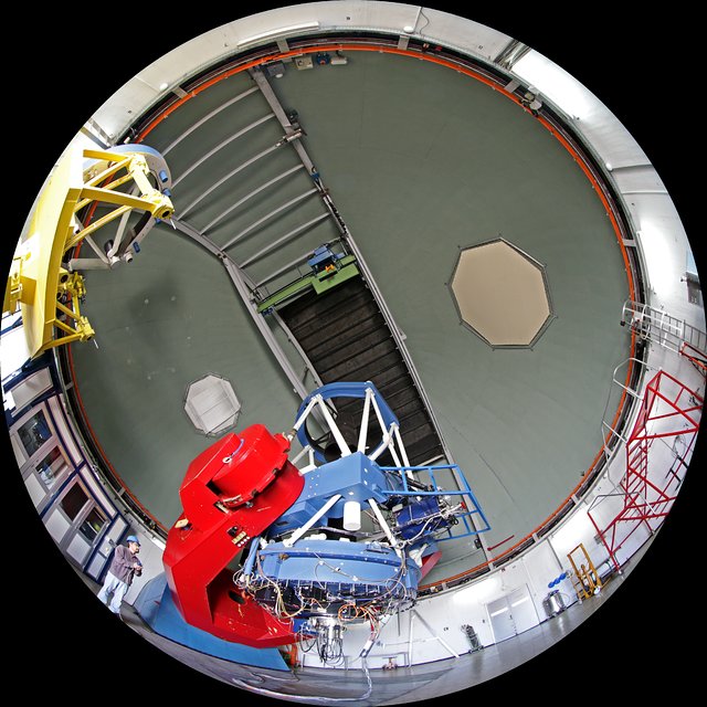 MPG/ESO 2.2-metre telescope at la Silla in action