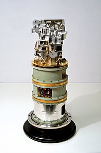 Band 9 receiver cartridge for ALMA
