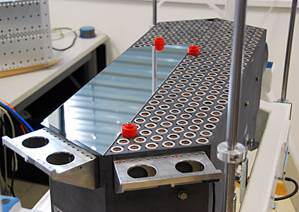 Prototype of part of the adaptive support system of the E-ELT