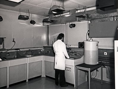 Developing plates at the Sky Atlas Laboratory