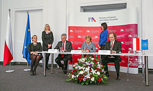 De ondertekeningsceremonie met Polen