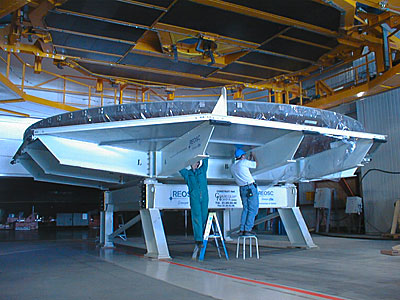 Removing the Cover of the 8.2-m Mirror
