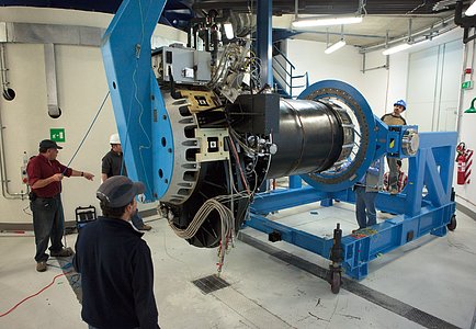 Installation of the VISTA camera